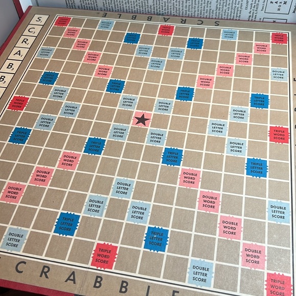 Vintage Scrabble Game by Selchow & Righter Co, 100 Tiles, Board, 4 Trays - Picture 2 of 7